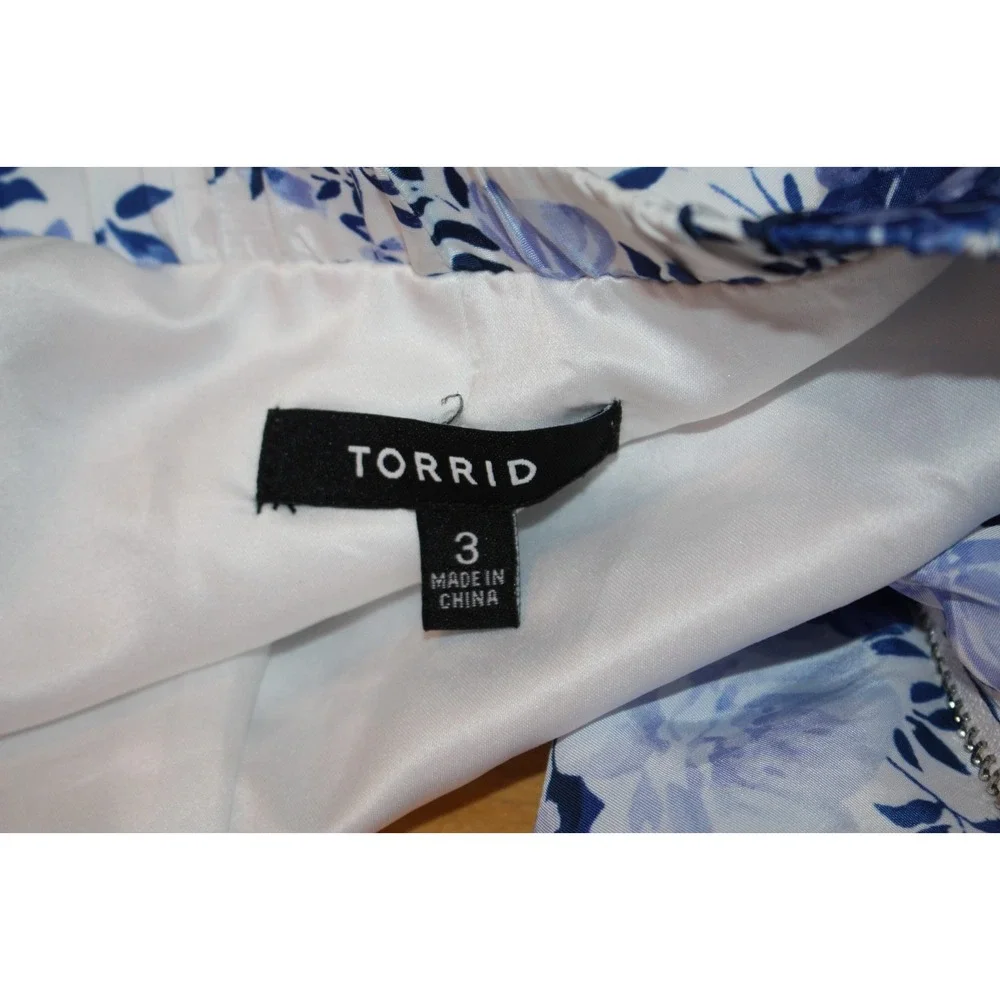 Torrid Jacket Womens Size 3X Blue Floral Athletic Windbreaker Collarless Street